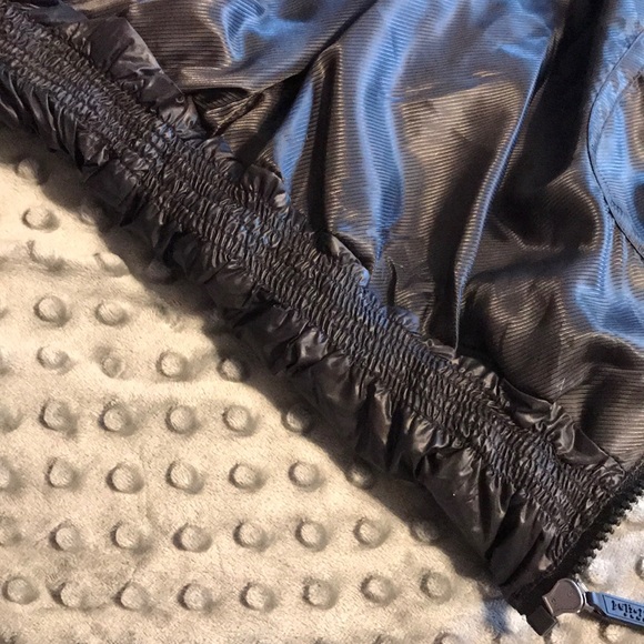 Betsy Johnson Black Puff Vest large - Picture 8 of 9